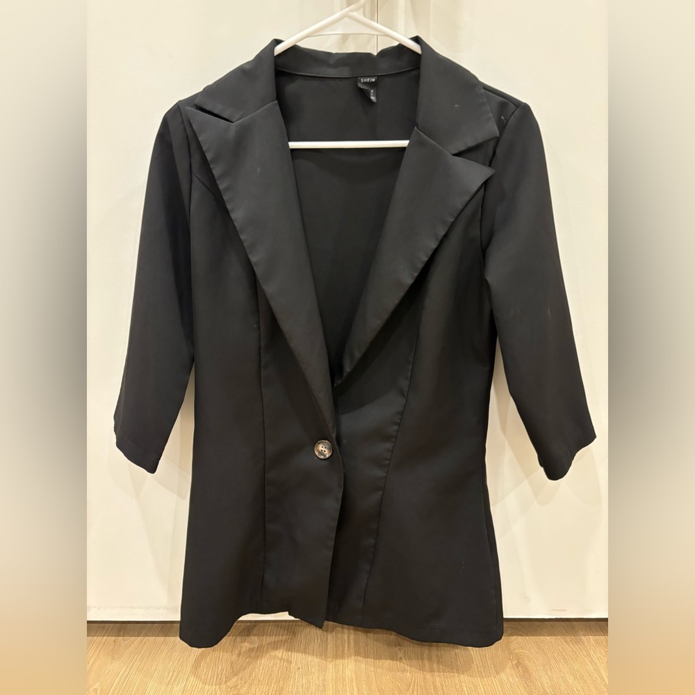 black causal blazer